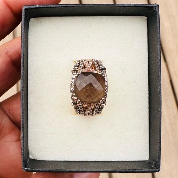14kt. STRAWBERRY GOLD LEVIAN RING - Picture 2 of 10